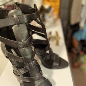 BCBG GENERATION BLACK HIGH HEEL SIZE 11